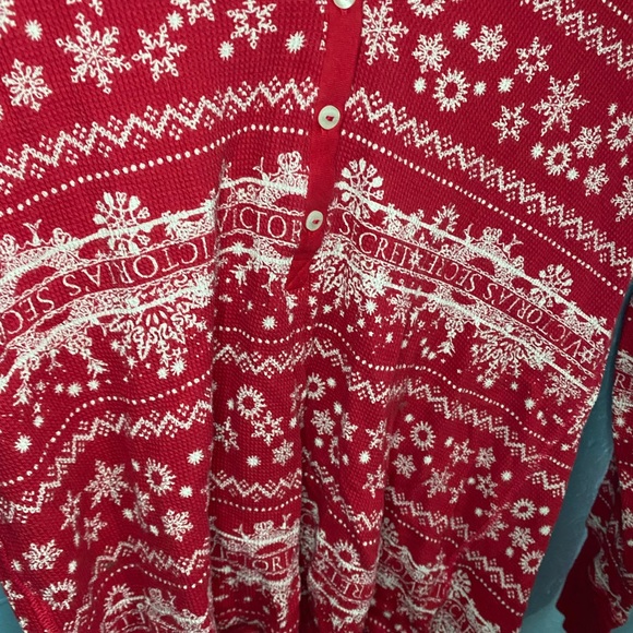 Victoria's Secret Women’s Red Christmas Snowflake Button Up Sweater Size M - Picture 3 of 8